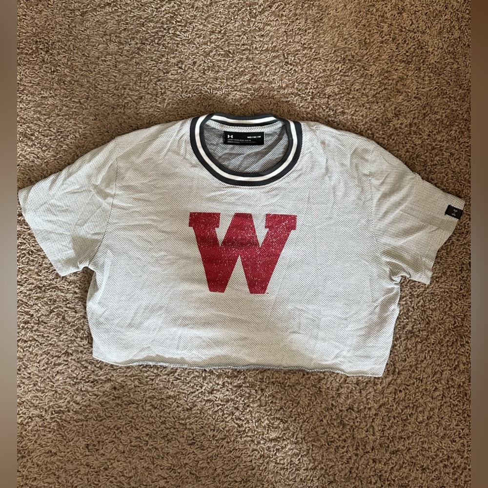 Wisconsin W cropped tee